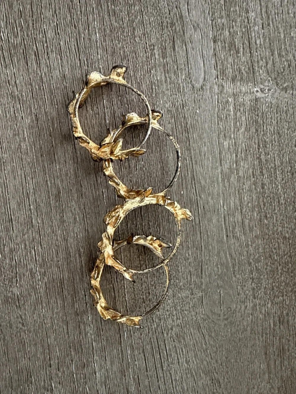 NWT Set of 4 Gold Leafy Napkin Rings